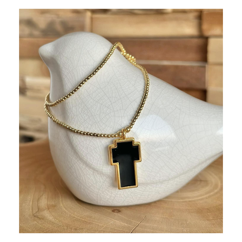 Collier "croix noire " plaqué or