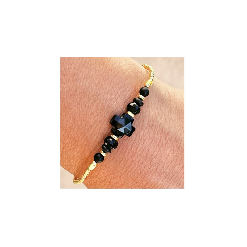 Bracelet fin or, croix agate noire et perles onyx