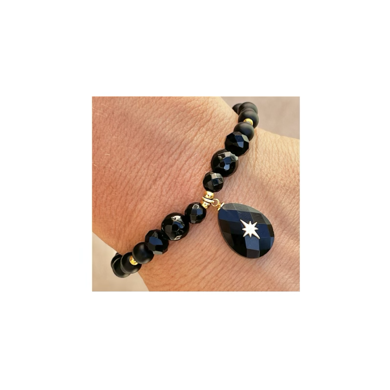 Bracelet perles onyx, pendentif étoile sur goutte facette